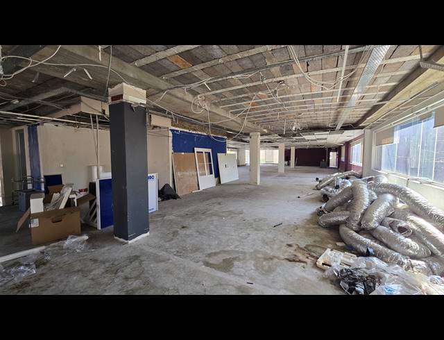 1,990M² OFFICE FOR SALE IN BEDFORDVIEW